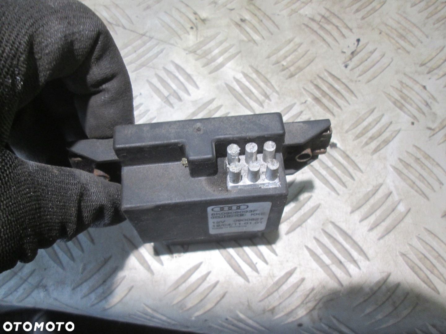 PRZEKAŹNIK AUDI A4 B8 A5 8T STEROWNIK POMPY PALIWA 8K0906093F - 1