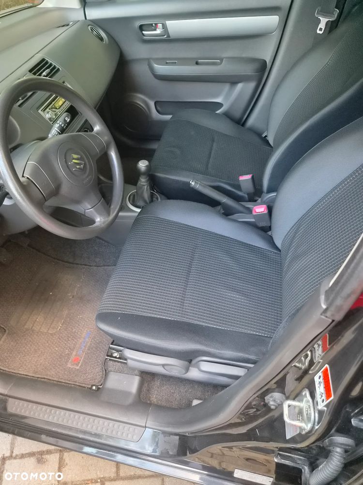 Suzuki Swift - 12