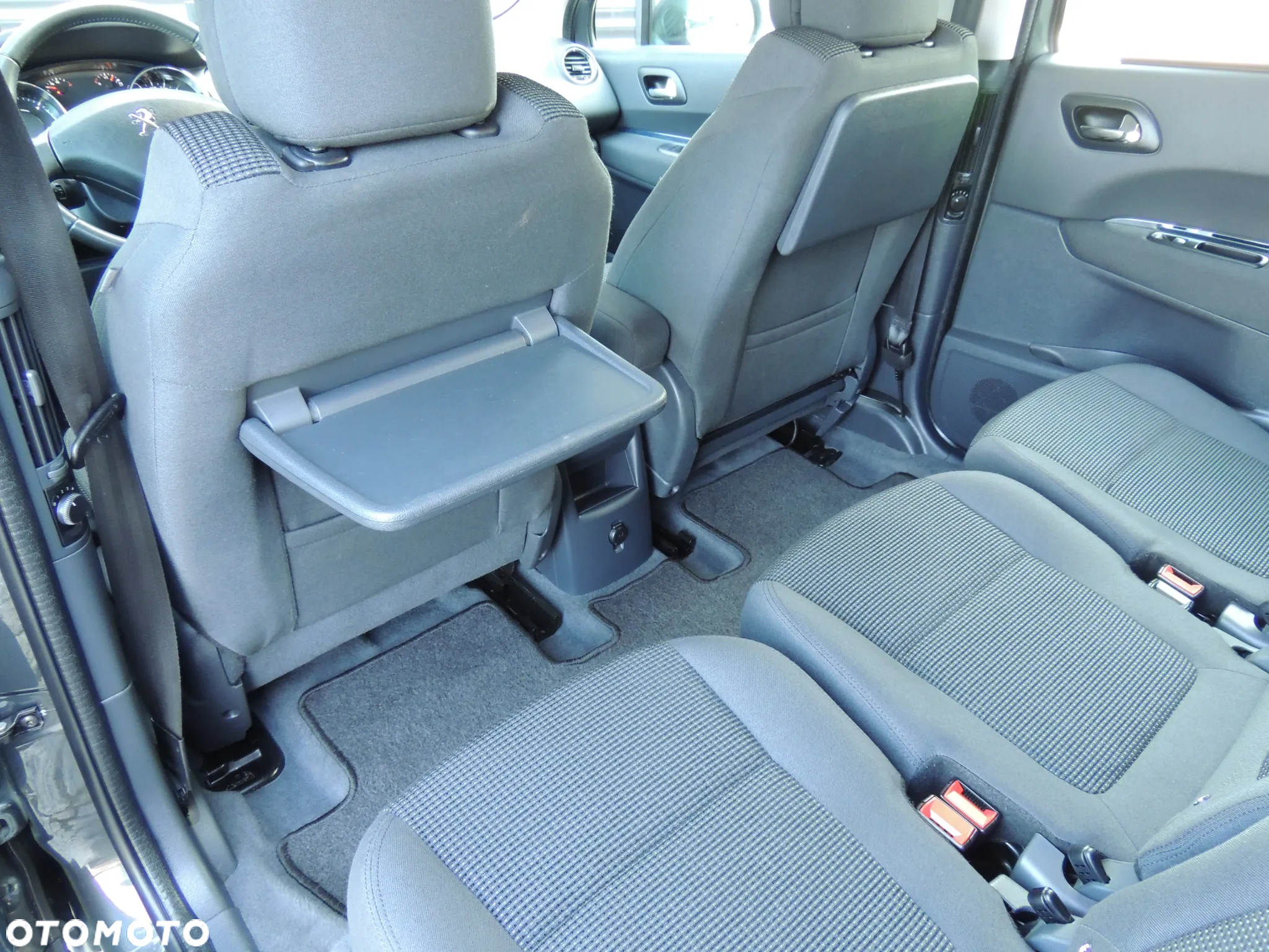 Peugeot 5008 - 8