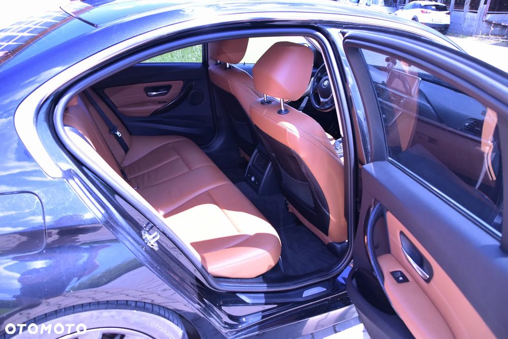 BMW Seria 3 320d Efficient Dynamic Edition Luxury Line - 26