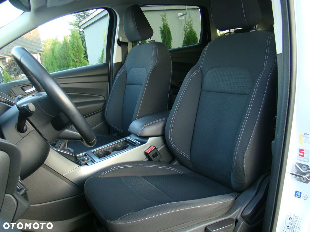 Ford Kuga 1.5 EcoBoost TITANIUM - 25