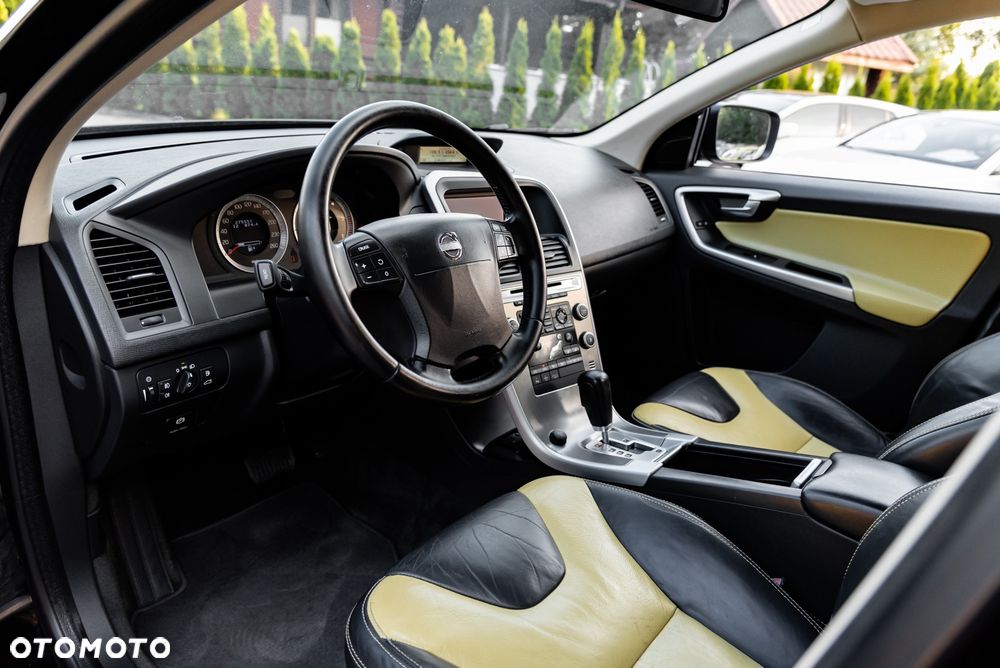 Volvo XC 60 D5 AWD - 17