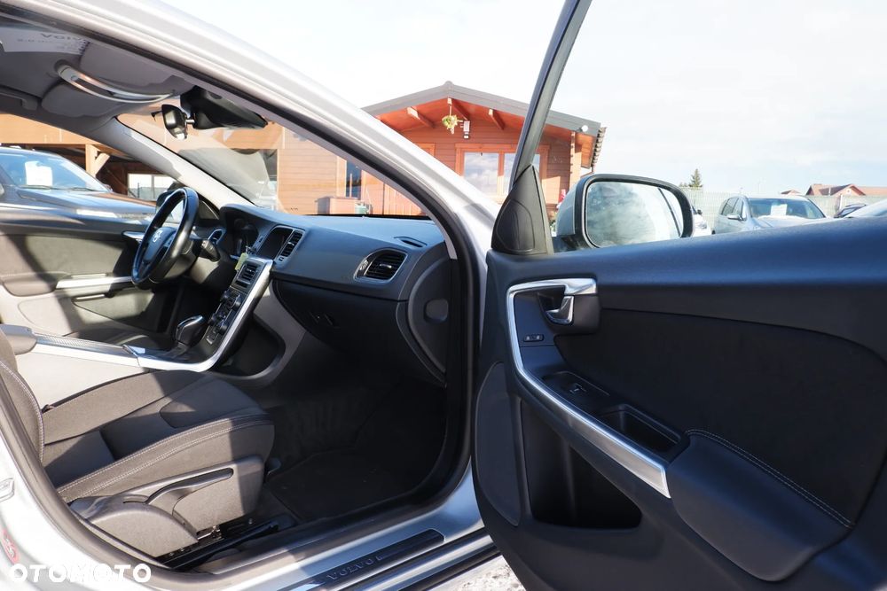 Volvo V60 D3 Geartronic Kinetic - 3