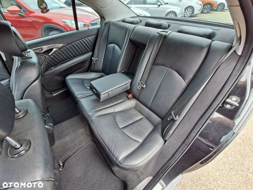 Mercedes-Benz Klasa E 220 CDI Automatik Avantgarde - 26