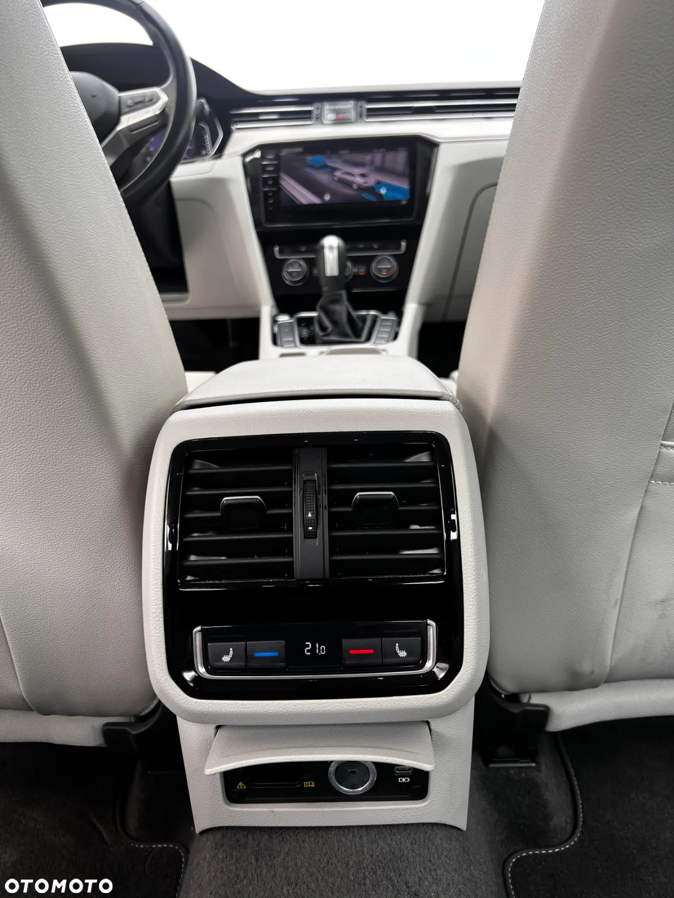 Volkswagen Passat 1.5 TSI EVO Elegance DSG - 17
