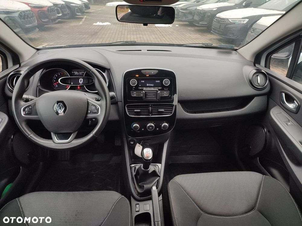 Renault Clio - 25
