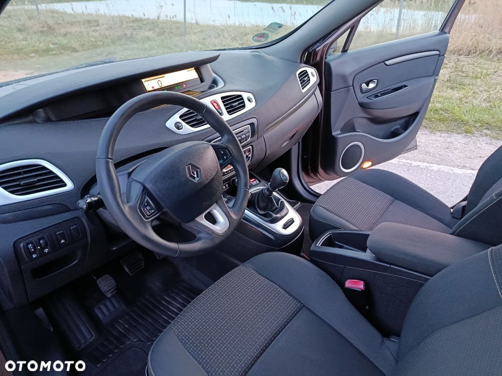 Renault Scenic 1.6 16V 110 Dynamique - 33