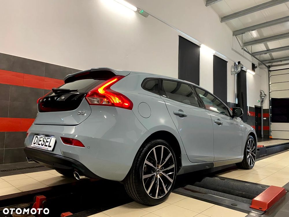 Volvo V40 D3 Summum - 10