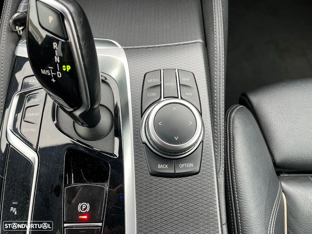 BMW 520 d Pack Desportivo M Auto - 20
