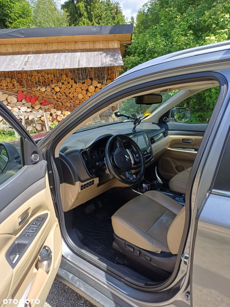 Mitsubishi Outlander 2.0 Intense + Navi 4WD CVT - 7