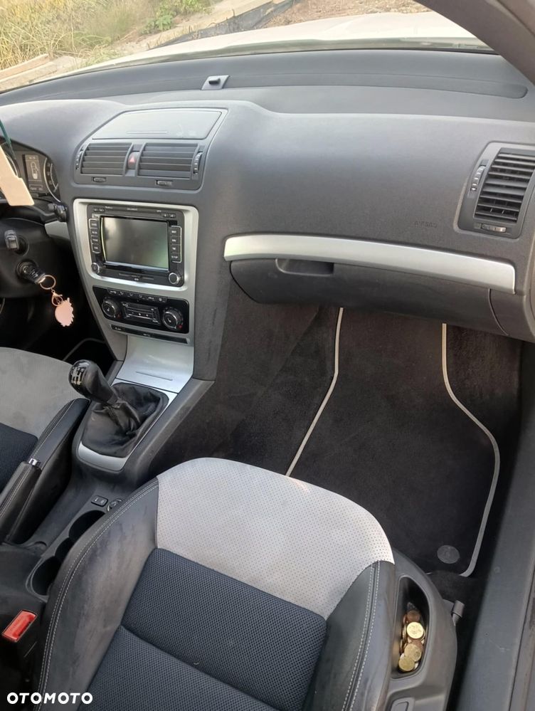 Skoda Octavia 2.0 TDI DPF RS - 13