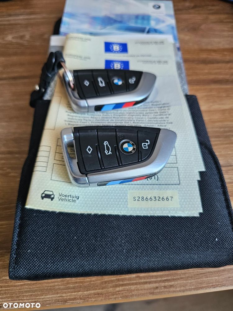 BMW Seria 3 330e M Sport - 40