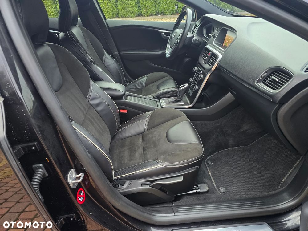 Volvo V40 T4 Drive-E R-Design Momentum - 21