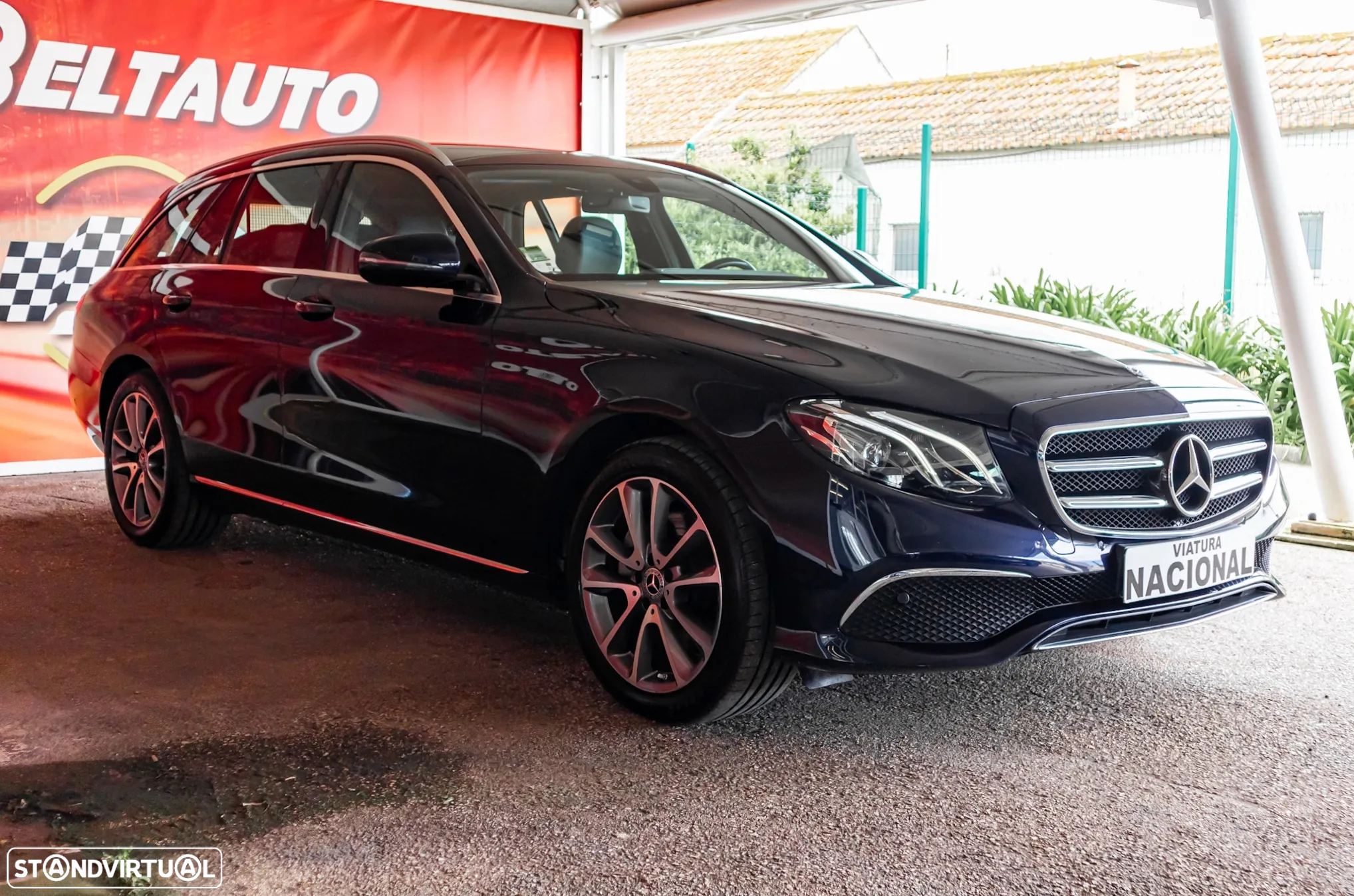 Mercedes-Benz E 220 d Exclusive 7L - 3
