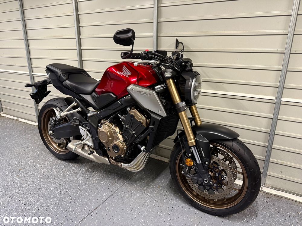 Honda CB - 1