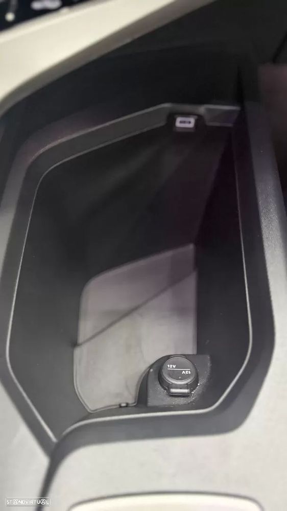 Peugeot 3008 1.2 Hybrid Allure e-DCS6 - 19