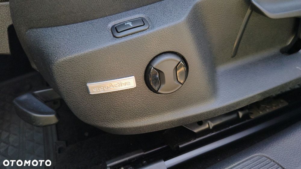 Volkswagen Golf Variant - 36
