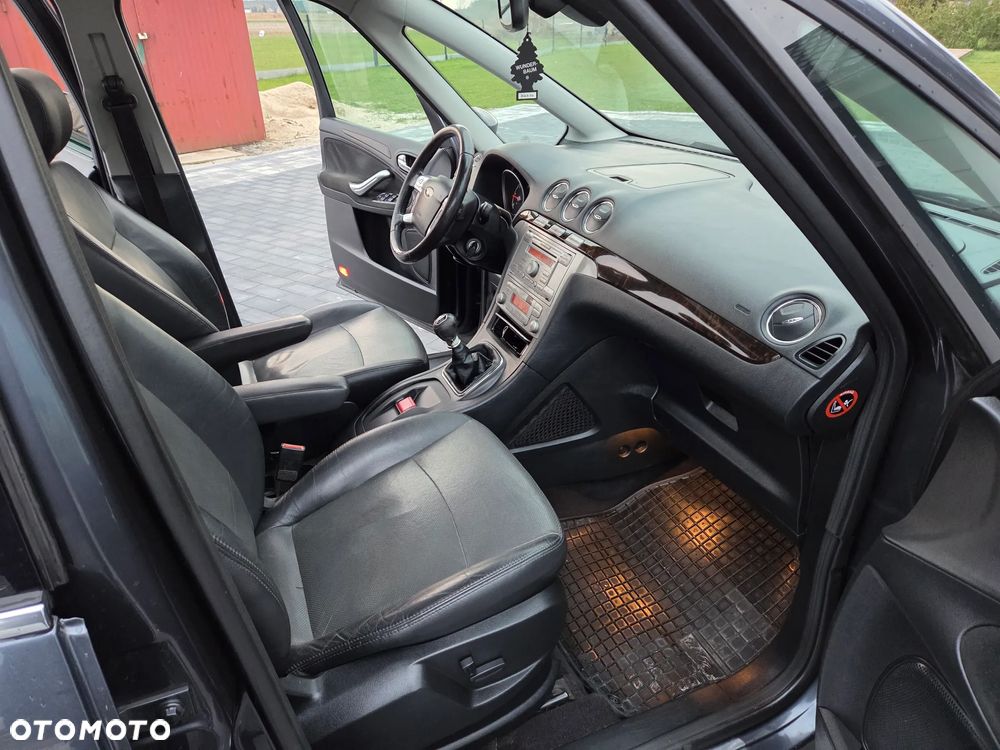 Ford Galaxy 2.0 TDCi Ghia - 23