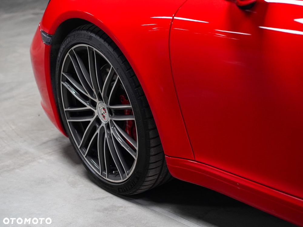 Porsche 911 Carrera S PDK - 9