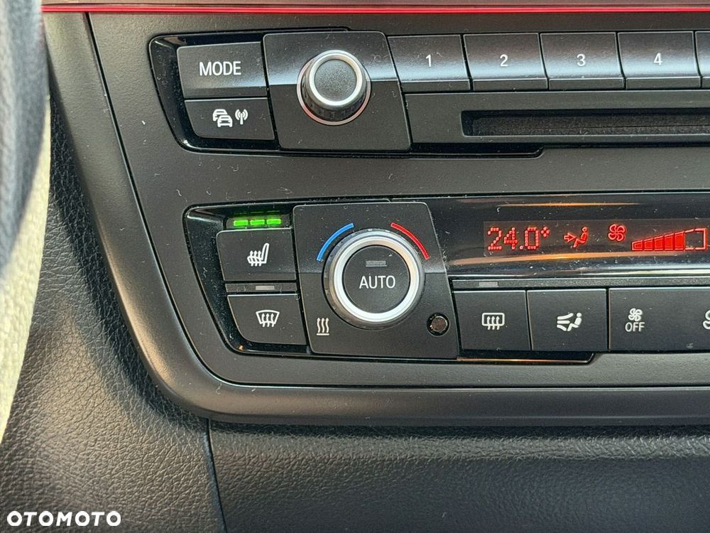 BMW Seria 3 320i Sport Line - 14
