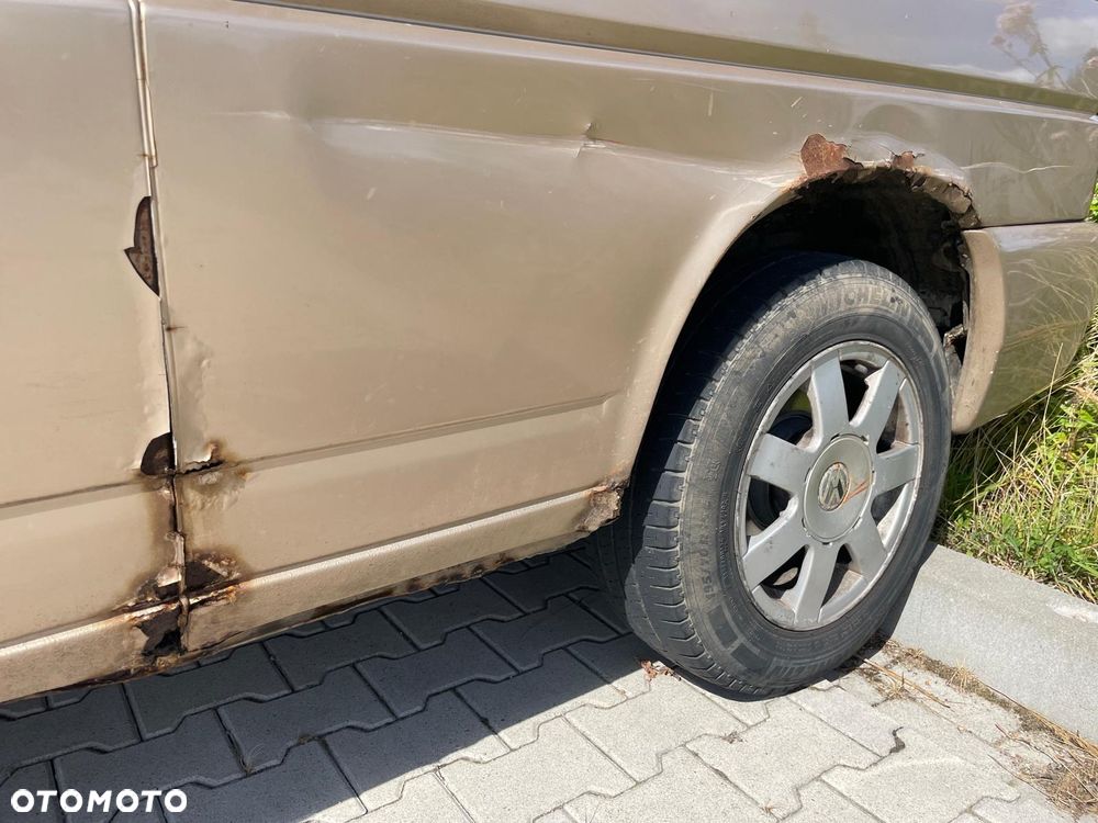 Volkswagen Caravelle - 22