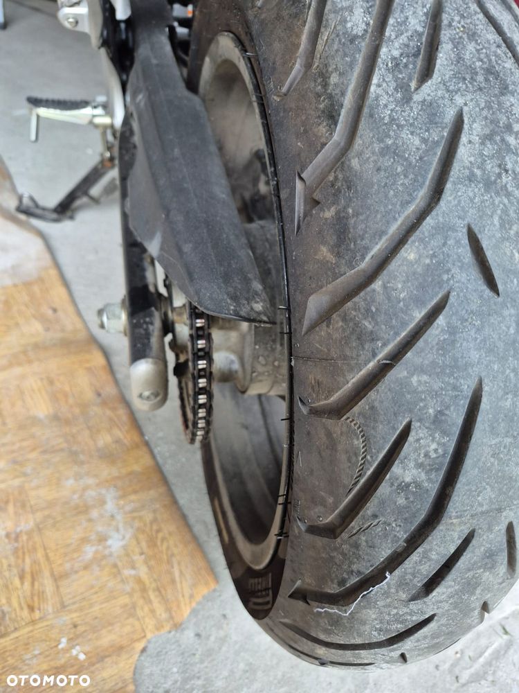 Suzuki Gladius - 4