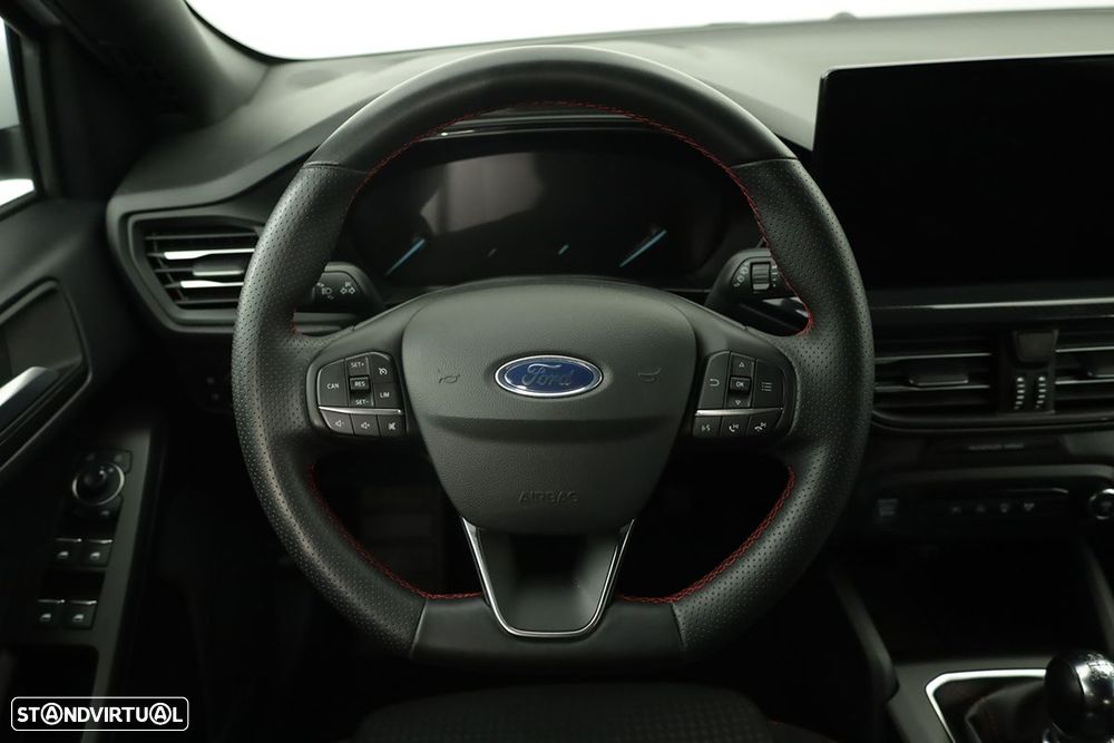 Ford Focus 1.0 EcoBoost MHEV ST-Line - 15
