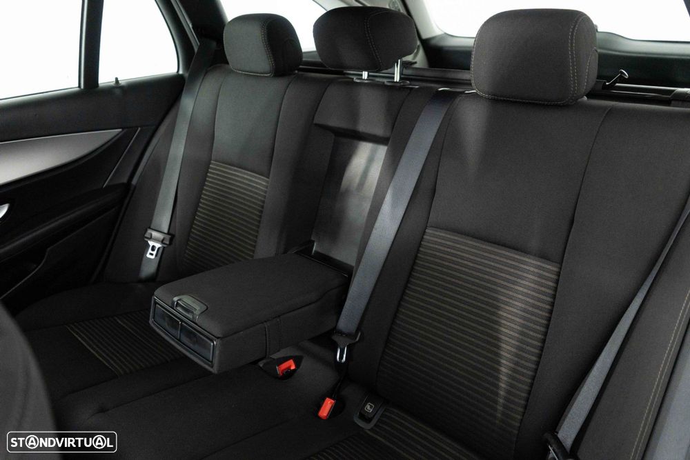 Mercedes-Benz E 300 de Avantgarde - 9