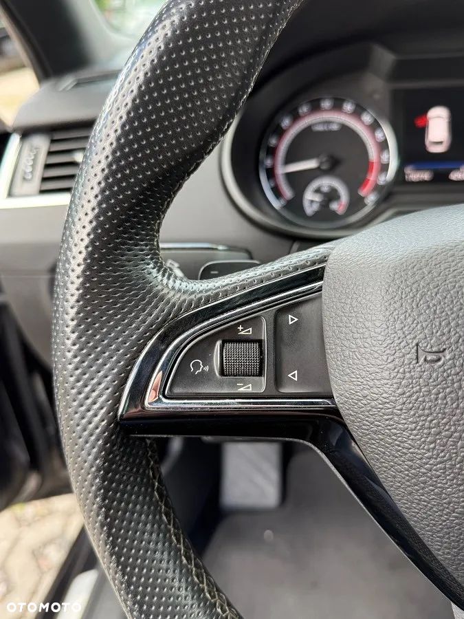 Skoda Octavia 2.0 TDI SCR 4x4 RS DSG - 19