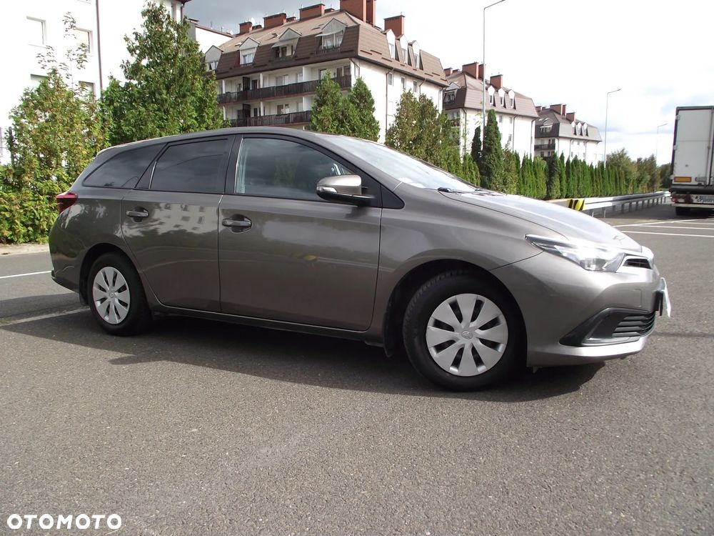 Toyota Auris 1.6 Classic Plus - 5