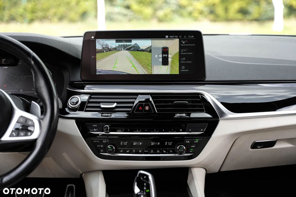 BMW Seria 5 540d xDrive mHEV M Sport sport - 22