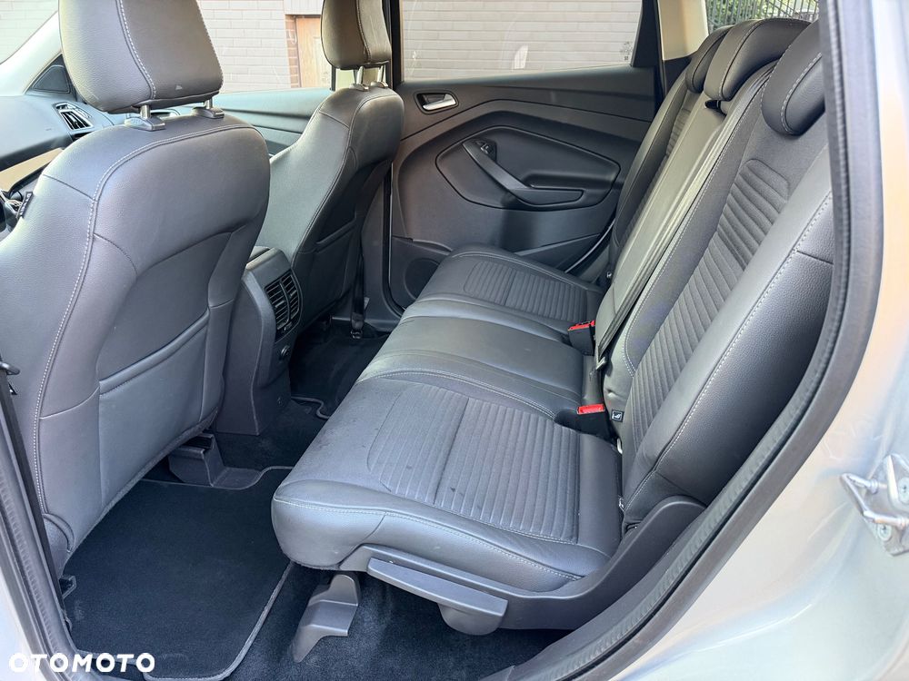 Ford Kuga 2.0 TDCi 2x4 Titanium - 34