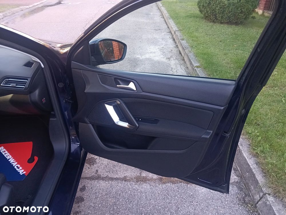Peugeot 308 SW BlueHDi 120 EAT6 Stop & Start Allure - 19