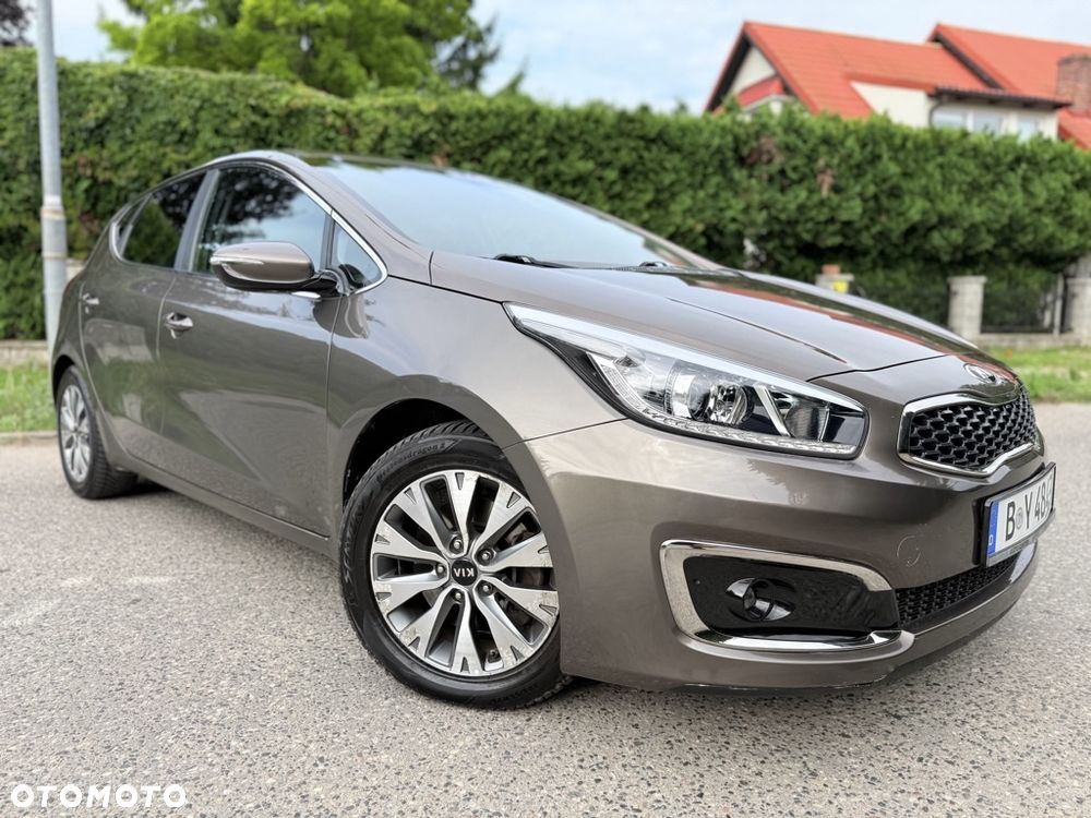Kia Ceed 1.4 CVVT Dream Team Edition - 1