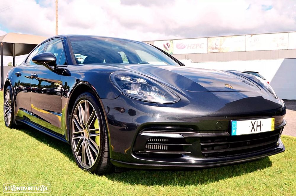 Porsche Panamera - 1