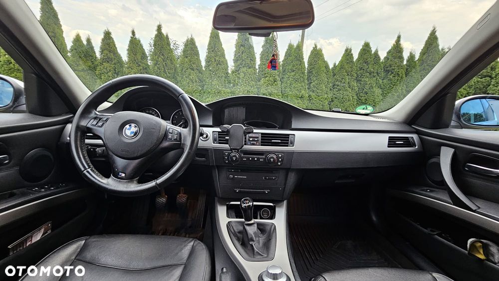 BMW Seria 3 325i - 13