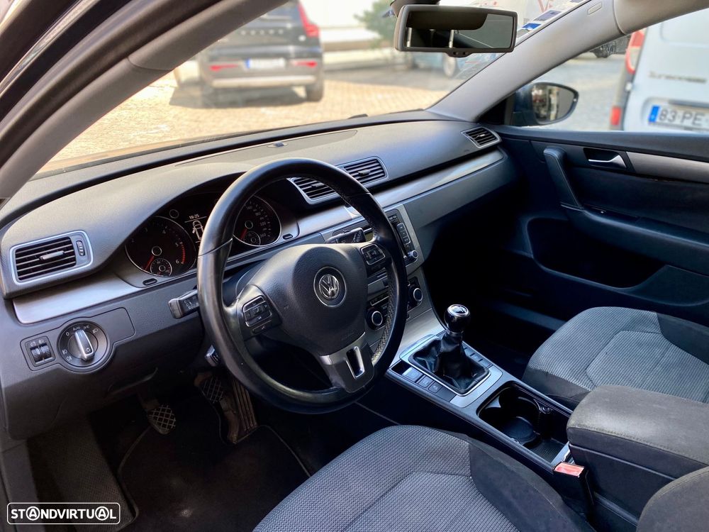 VW Passat Variant 1.6 TDI BlueMotion - 13