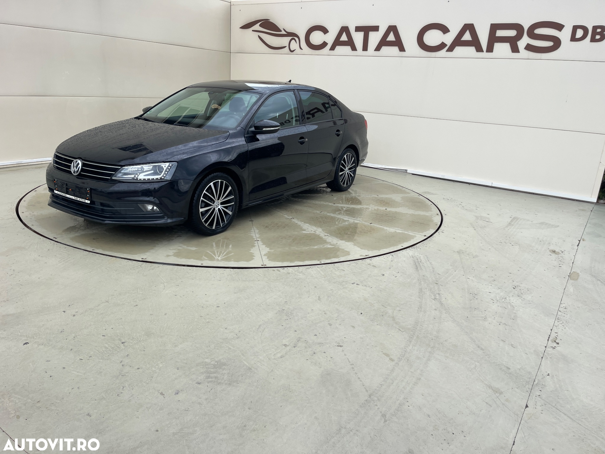 Volkswagen Jetta - 4
