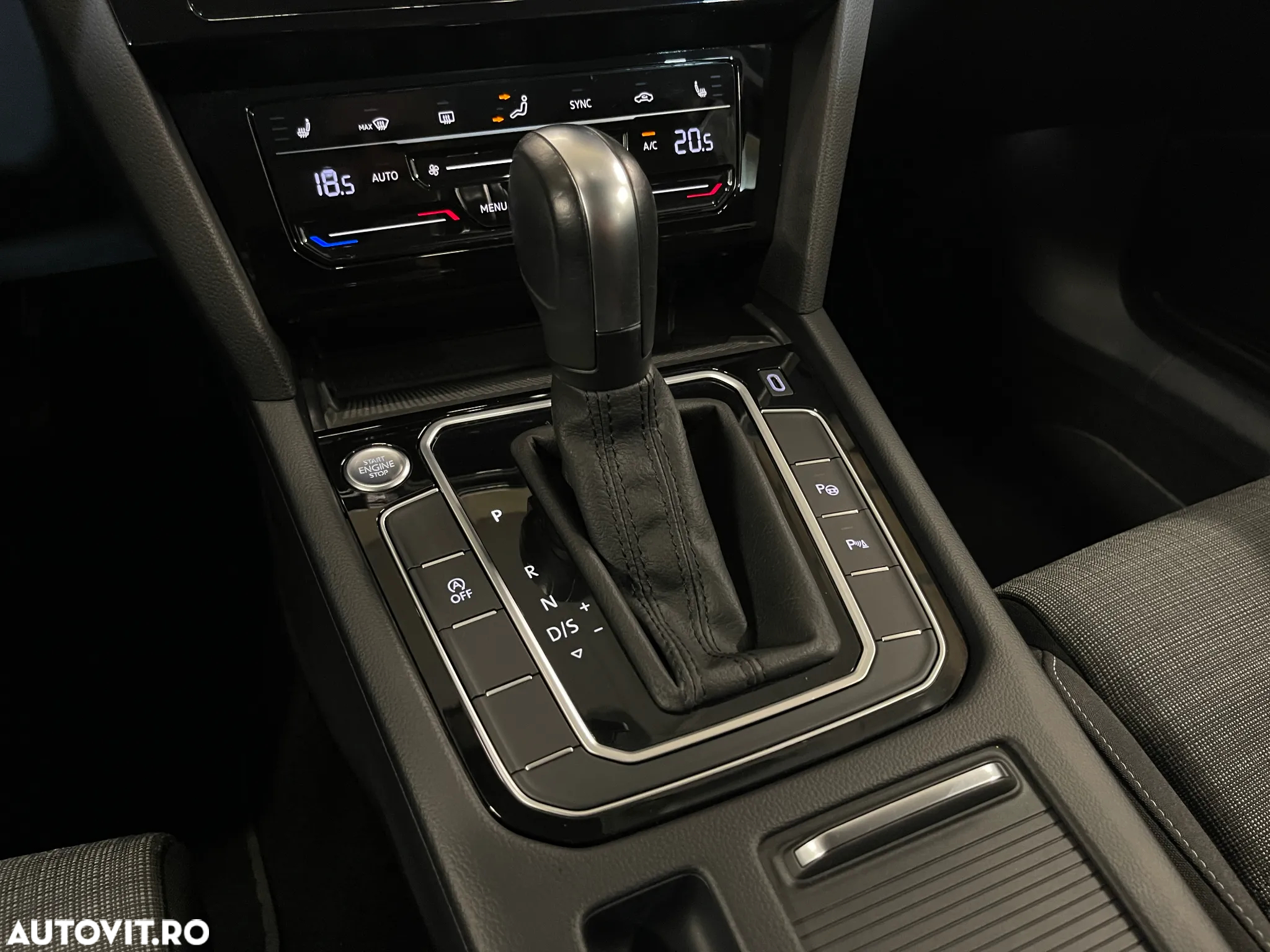 Volkswagen Passat 2.0 TDI DSG Comfortline - 23