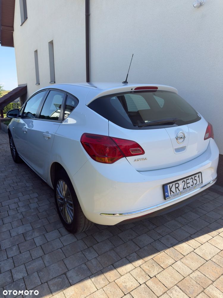 Opel Astra J 2014 photo 5