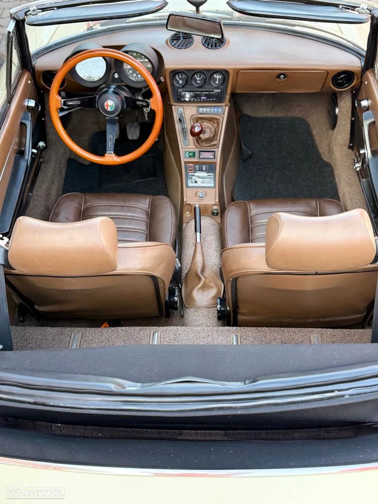 Alfa Romeo Spider - 19