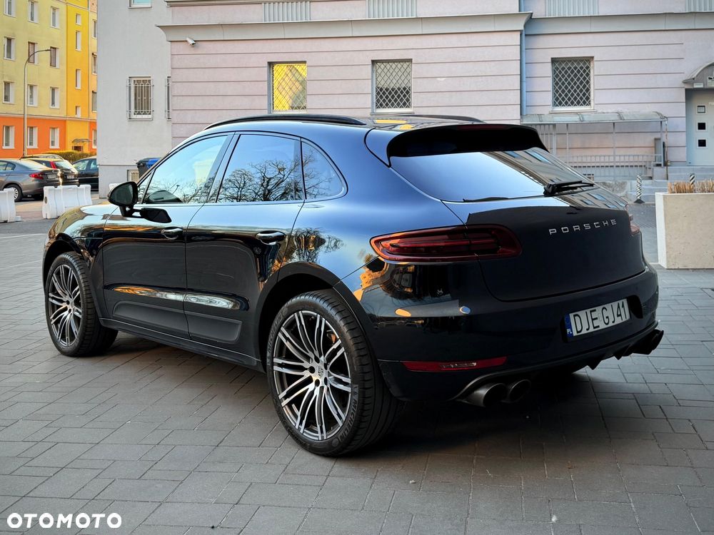 Porsche Macan - 1