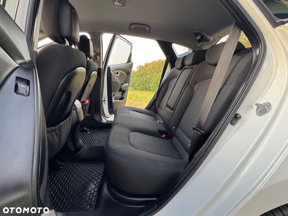 Hyundai ix35 1.6 2WD Fifa World Cup Edition - 30