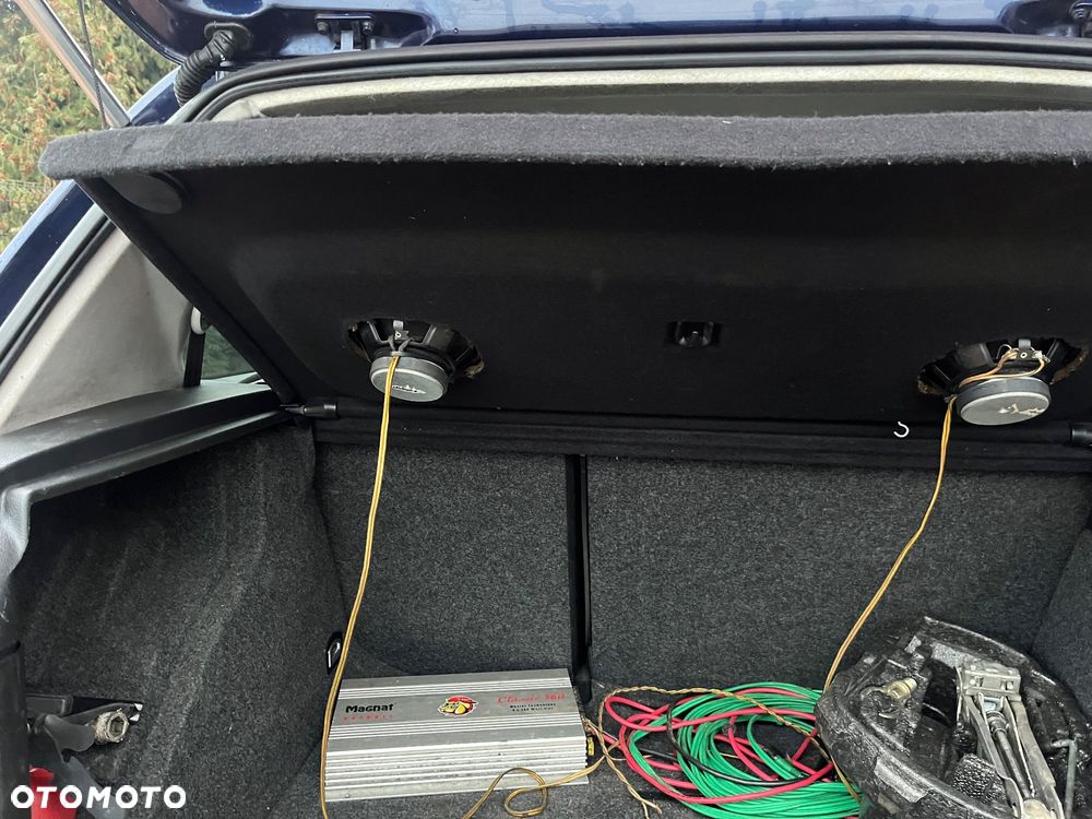 Volkswagen Golf 1.9 TDI Comfortline - 24