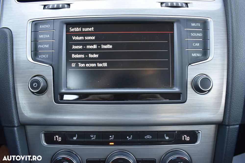 Volkswagen Golf 1.2 TSI BMT Comfortline - 29