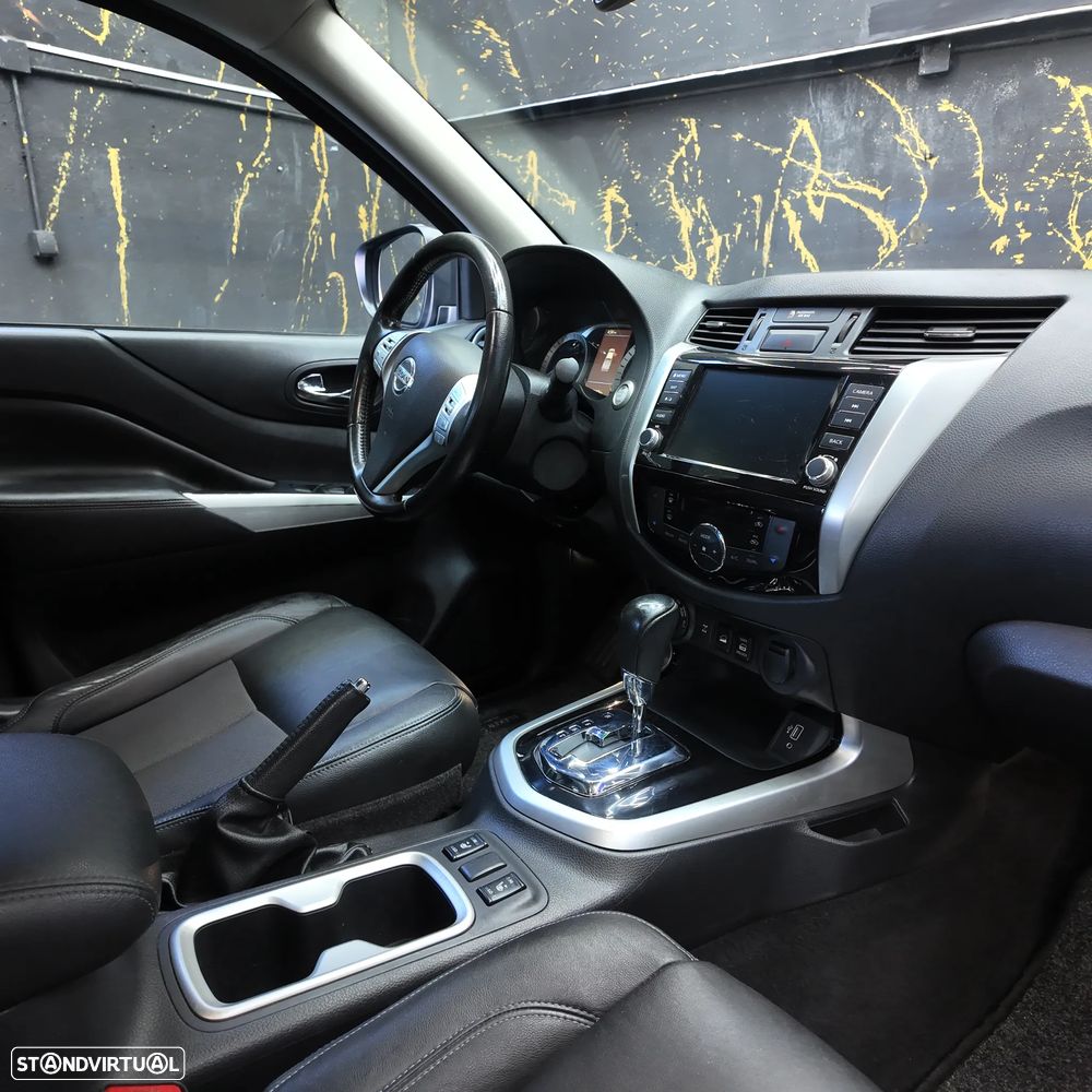 Nissan Navara 2.3 dCi CD 4WD N-Guard Azul Auto - 10