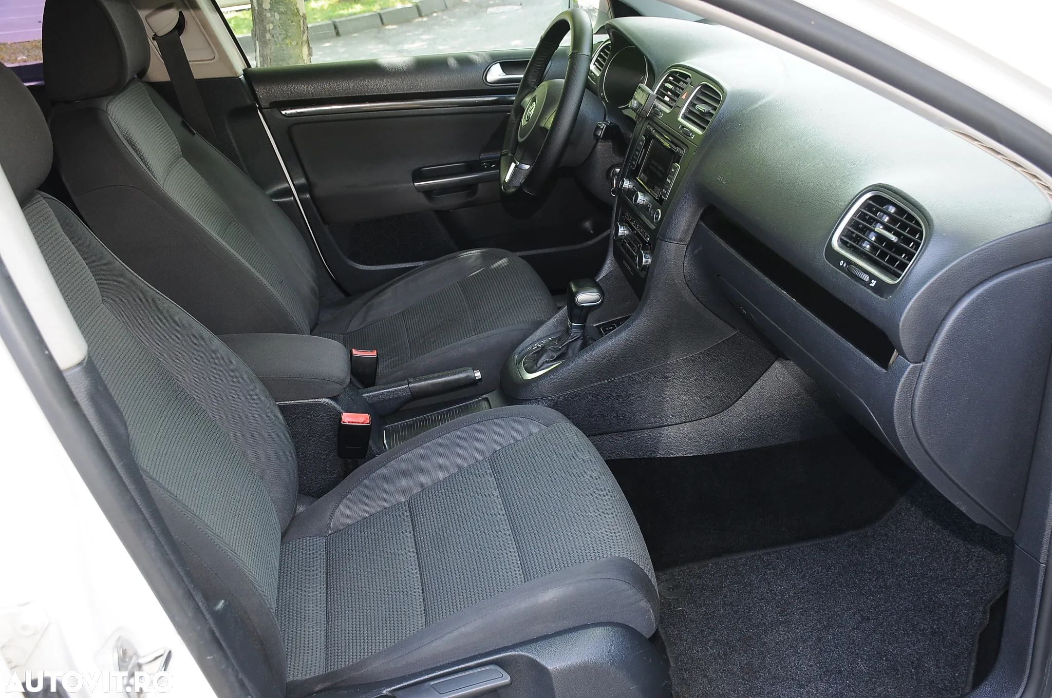Volkswagen Golf 1.6 TDI DPF DSG Comfortline - 10