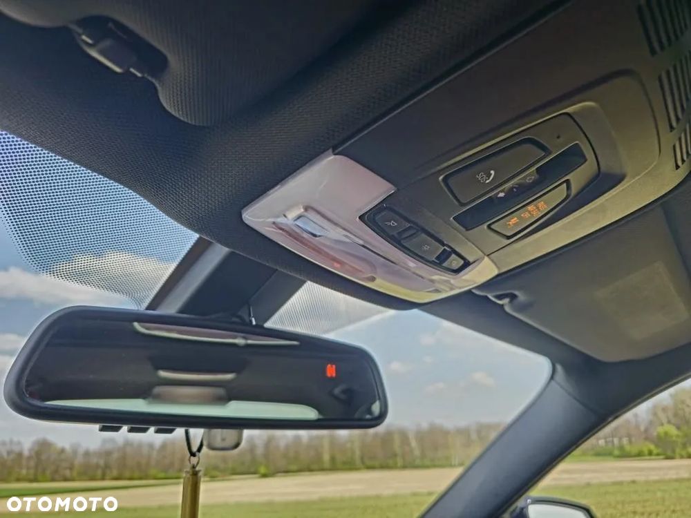 BMW Seria 3 335i xDrive Sport-Aut Sport Line - 19