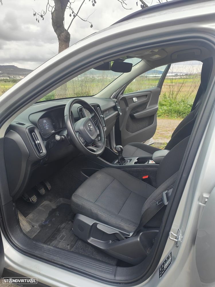 Volvo XC 40 1.5 T3 Tech Edition - 28