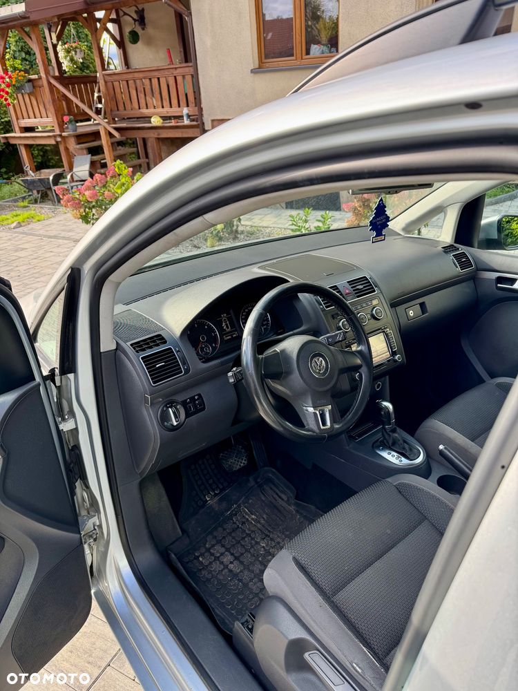 Volkswagen Touran 1.6 TDI DPF Trendline DSG - 4